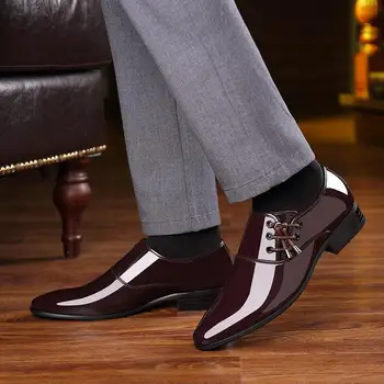 Мъжки кожени обувки с остри пръсти, модела обувки в света на стил, мъже лъскава ежедневни обувки, Zapatos Hombre Casuales, сватбени обувки, големи Размери