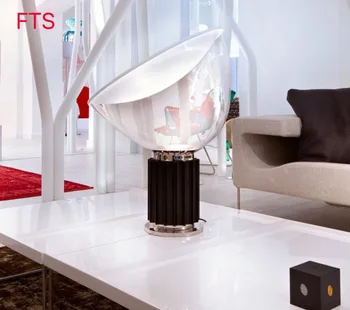Креативна настолна лампа Скандинавски модерна декорация на дома, стъклена лампа проста нощно шкафче за спалня модел хотела настолна лампа за стаята